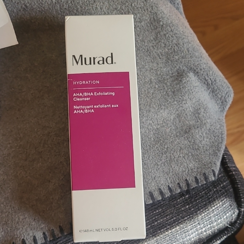 Murad Hydration AHA/BHA Exfoliating Cleanser - White and Pink